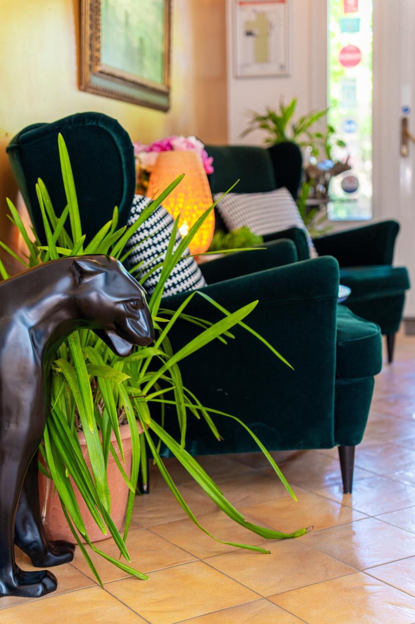 Hotel Les Oliviers Draguignan Buitenkant foto