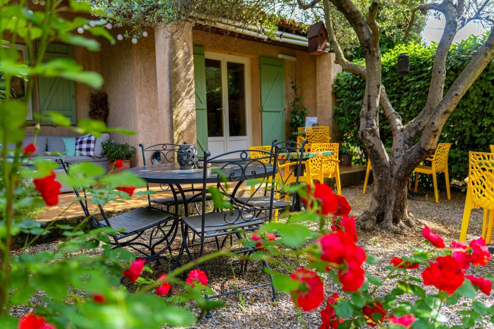 Hotel Les Oliviers Draguignan Buitenkant foto